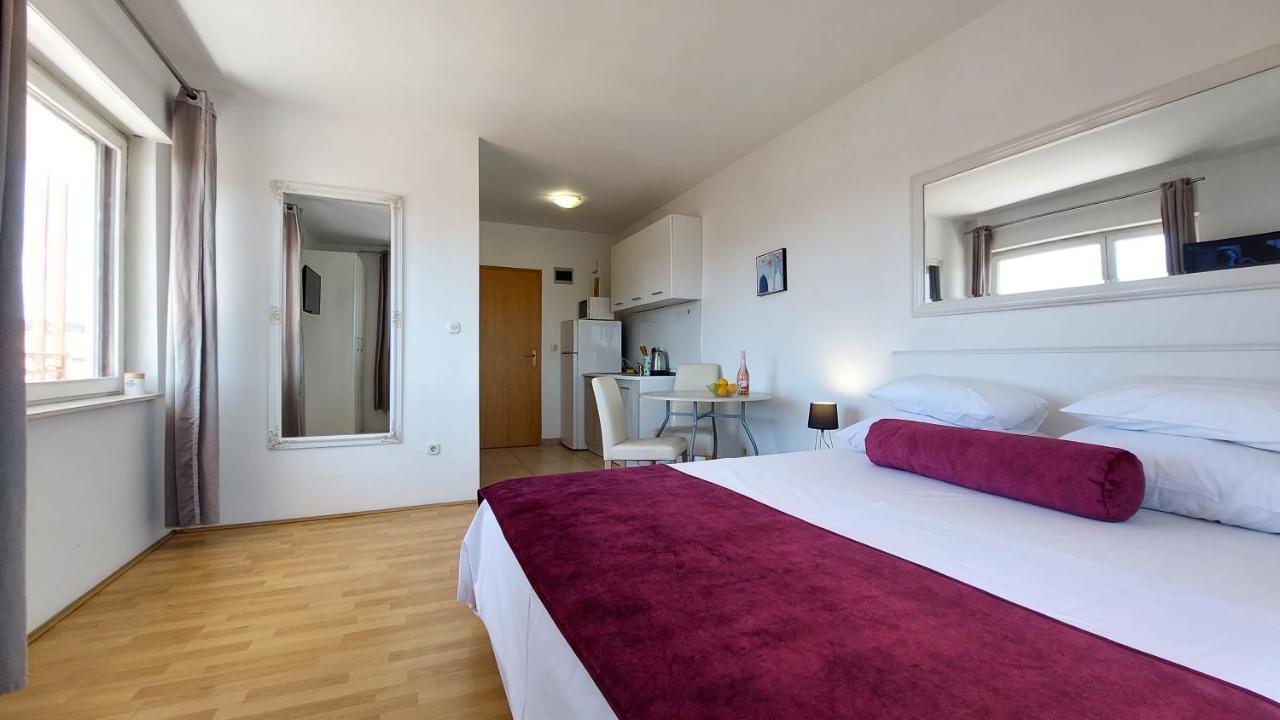 Sea Side Apartments Vodice Eksteriør billede